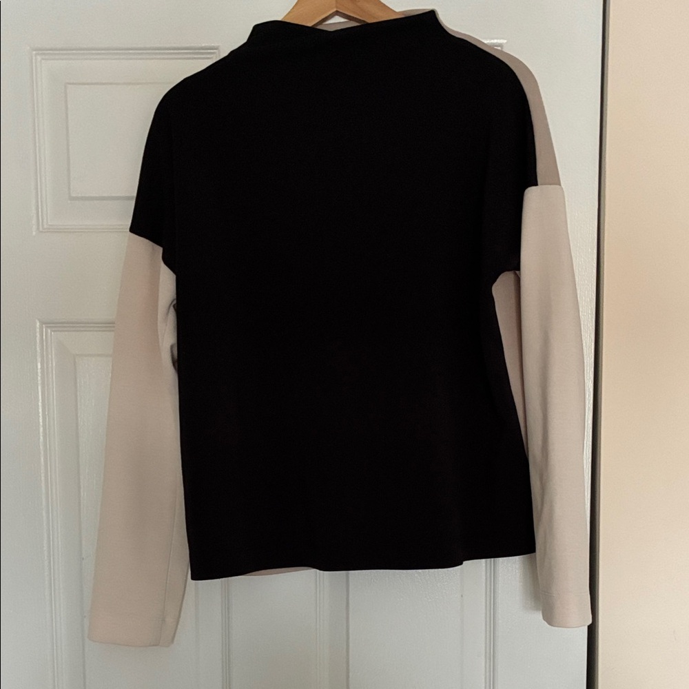 Cable & Gauge Black and Cream Colorblock Pullover